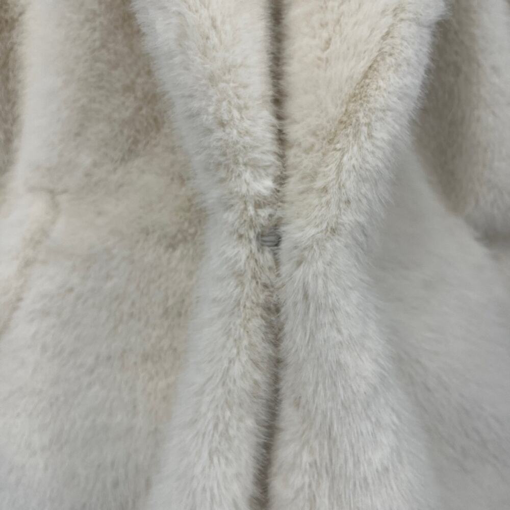 Gemma Layne Cream White Faux Fur Cape Shawl Collar Dolman Sleeves One Size - Picture 6 of 11